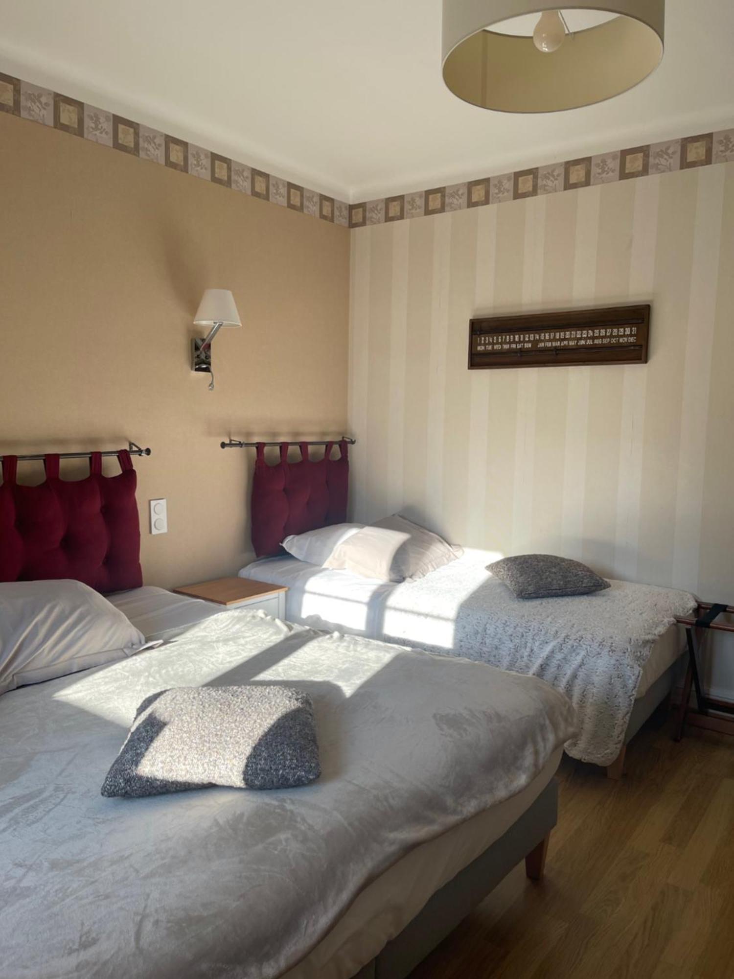 Hotel-Restaurant Le Sorgia Белгард-сюр-Валсерин Екстериор снимка