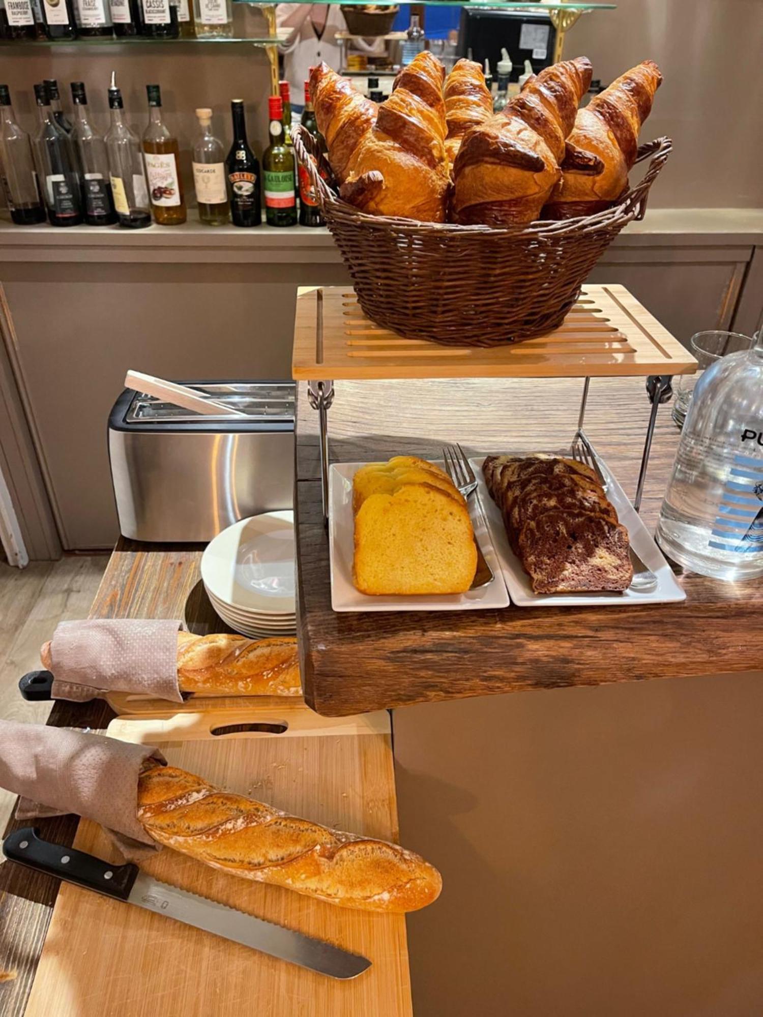 Hotel-Restaurant Le Sorgia Белгард-сюр-Валсерин Екстериор снимка